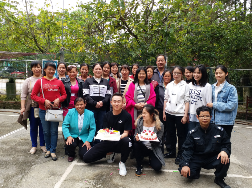 蛋糕合影 截圖.png 蛋糕合影 截圖.png